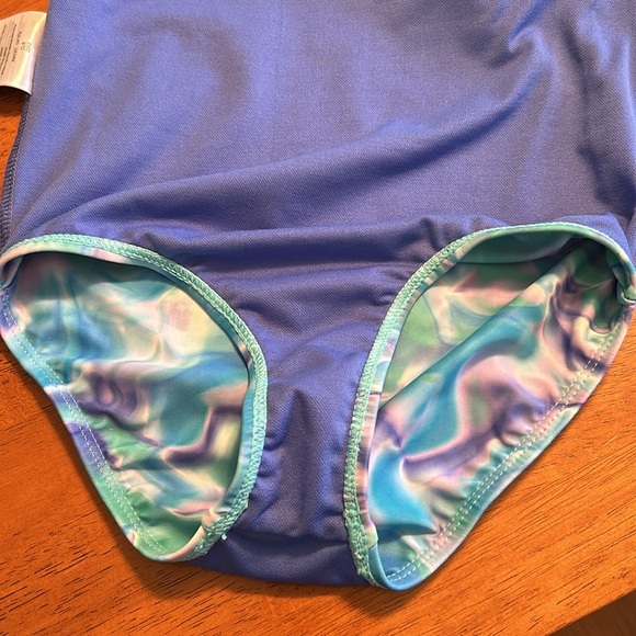 Set of girls one piece swimsuits size 6. - Picture 7 of 12